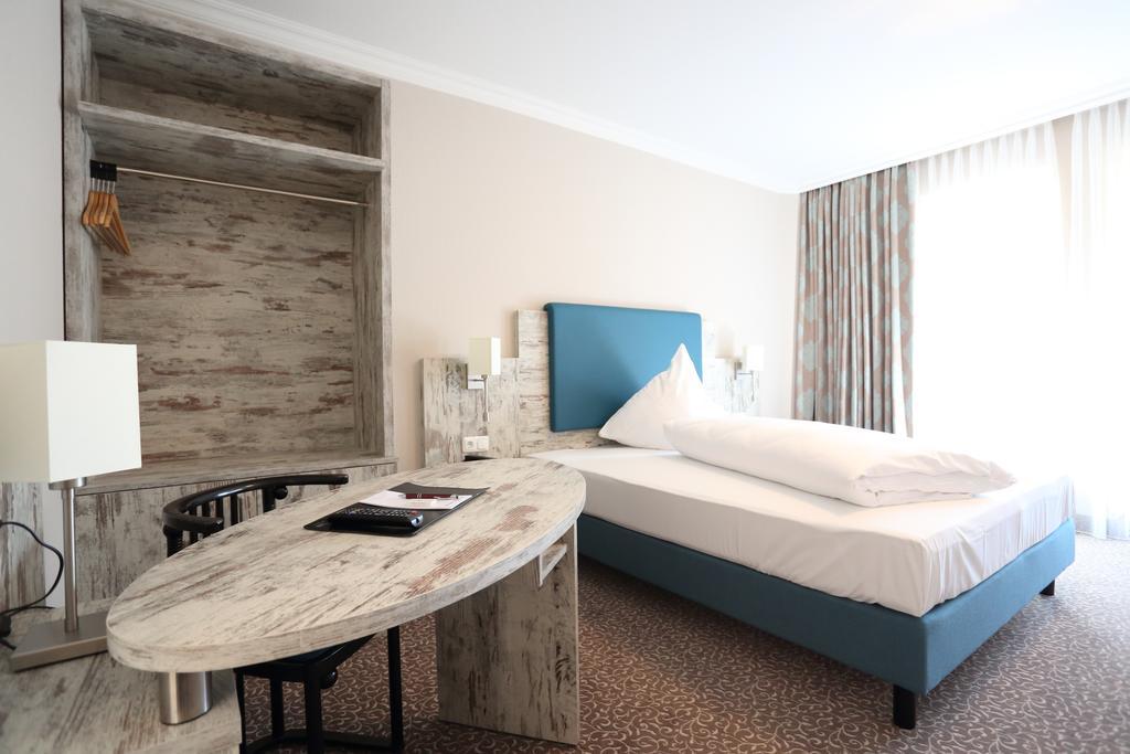 Hotel Roemerstadt Герстхофен Экстерьер фото